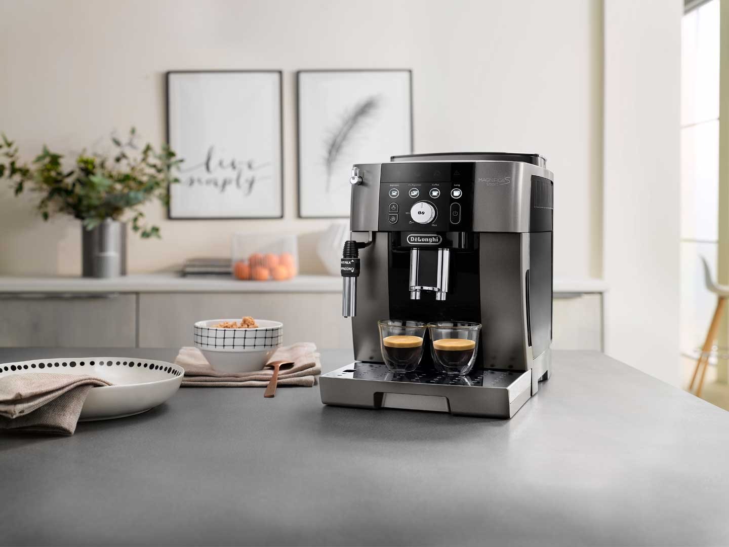 DeLonghi Magnifica S Review: Simple Design, Great Performance